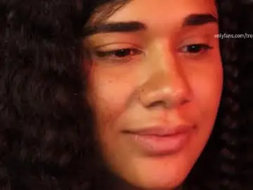 Soytropicalfruit  live sex cam