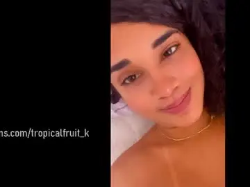 Soytropicalfruit  live sex cam