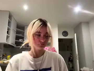 Assuntahach  live sex cam
