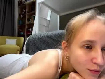 Crystalpinnt  live sex cam