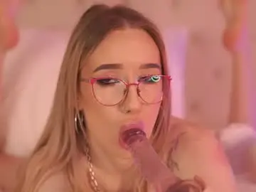 Emmanaughtiness  live sex cam