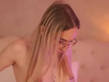 Emmanaughtiness  live sex cam