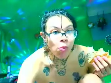 Fridaybliss  live sex cam