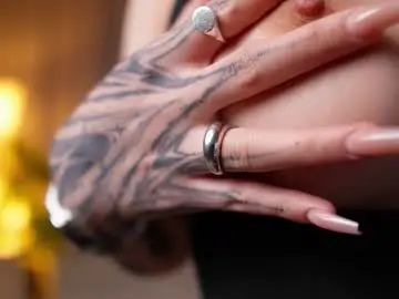 Juliefrancess  live sex cam