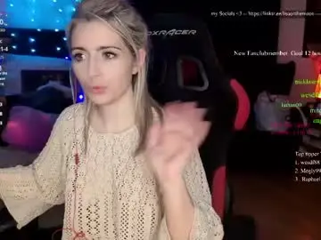 Kimilee22  live sex cam