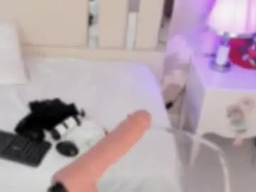 Nahomyroberts  live sex cam