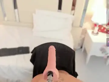 Nahomyroberts  live sex cam