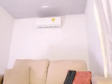 Stormi___1  live sex cam