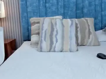 Ivi_akina  live sex cam