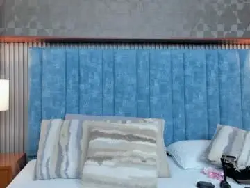 Ivi_akina  live sex cam