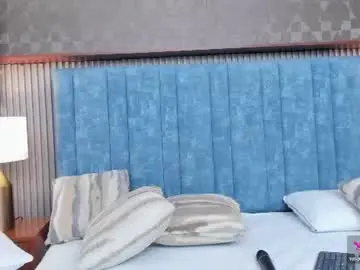 Ivi_akina  live sex cam