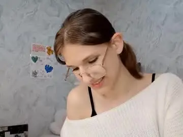 Kristinevaranda  live sex cam