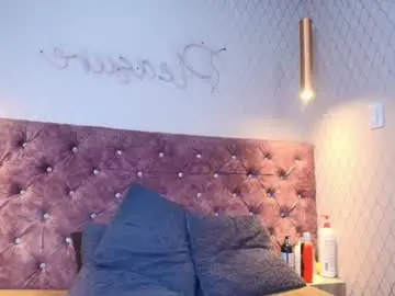 Nahomifiresex  live sex cam