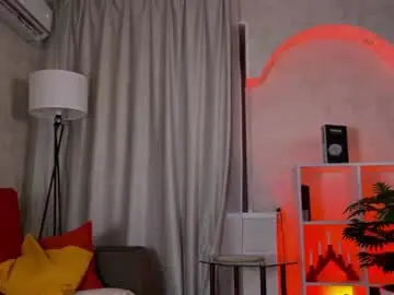 Olivia_luichi  live sex cam