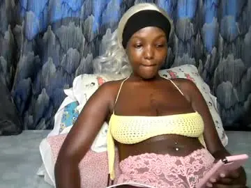 Trashaa77  live sex cam