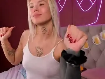 Amorelune  live sex cam