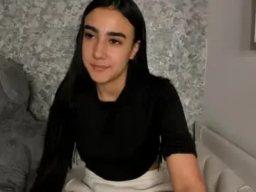 Anika_h  live sex cam