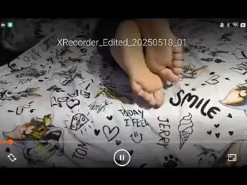 Hornychubby28  live sex cam