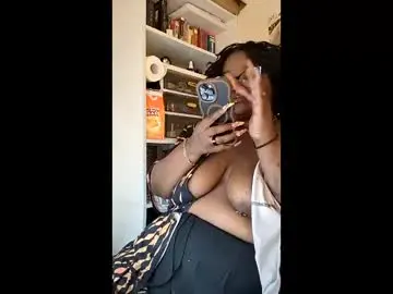 Pandamami  live sex cam