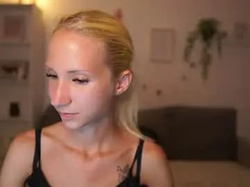 Piper_perri_18  live sex cam