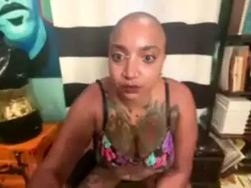 Queensquirtntwerk  live sex cam