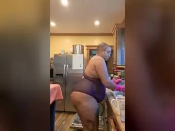 Queensquirtntwerk  live sex cam