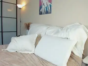 Roxxana227  live sex cam