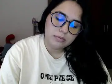 Suckdreams19  live sex cam