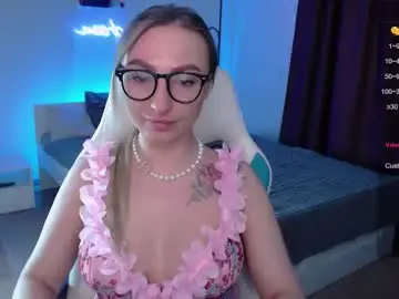 Adrianalavira  live sex cam