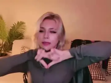 Ditacherry  live sex cam