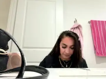 Greendutches1017  live sex cam