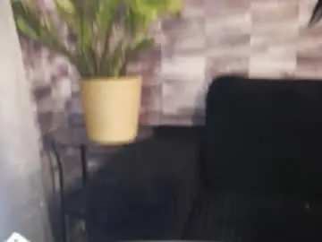 Lexywetrain  live sex cam