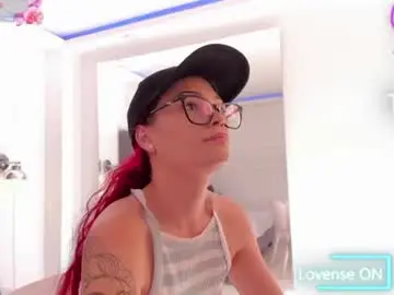 Mae_lyra  live sex cam
