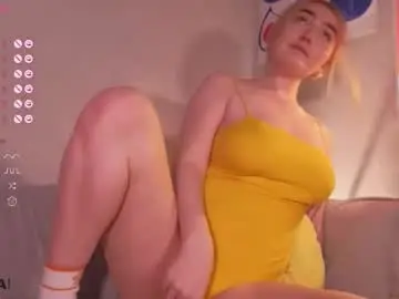 Sweetandcutee  live sex cam