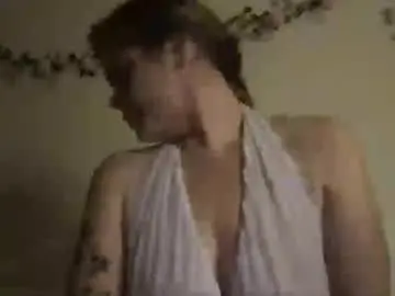 Vikkilee22  live sex cam