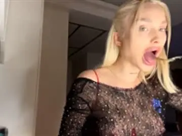 Blonde_di  live sex cam