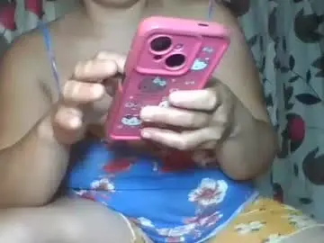 Curvyladyxx289  live sex cam