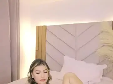 Isabella_m_  live sex cam