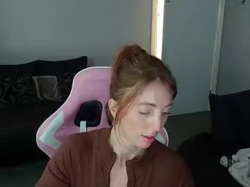 Red_firesquirt  live sex cam