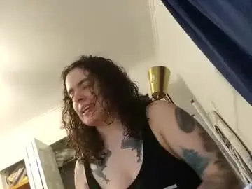 Sluttysuzie17  live sex cam