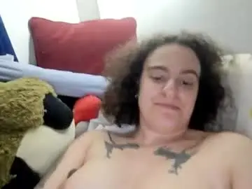 Sluttysuzie17  live sex cam