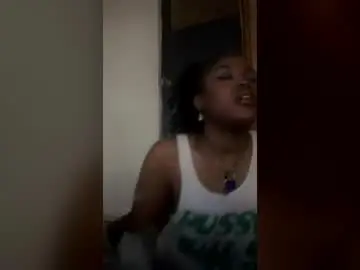 Spicymaa  live sex cam