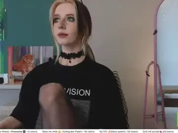 Sweetuniporn  live sex cam