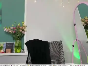 Sweetuniporn  live sex cam