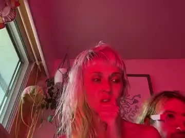 Fwognfwends  live sex cam