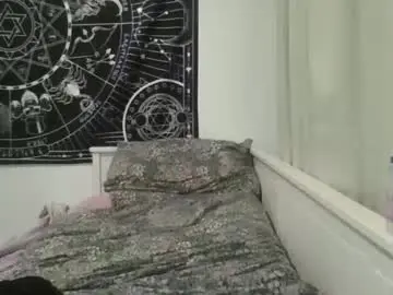 Grave4ngelz  live sex cam