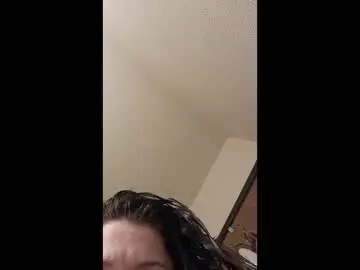 Mumfordvalerie  live sex cam