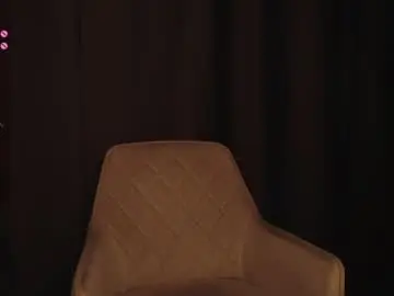 Nutcrewlove  live sex cam