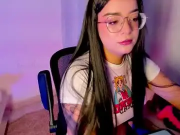 Omgzarah  live sex cam