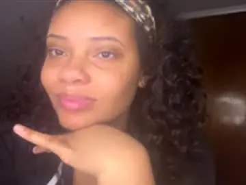 Sexyladylovely  live sex cam